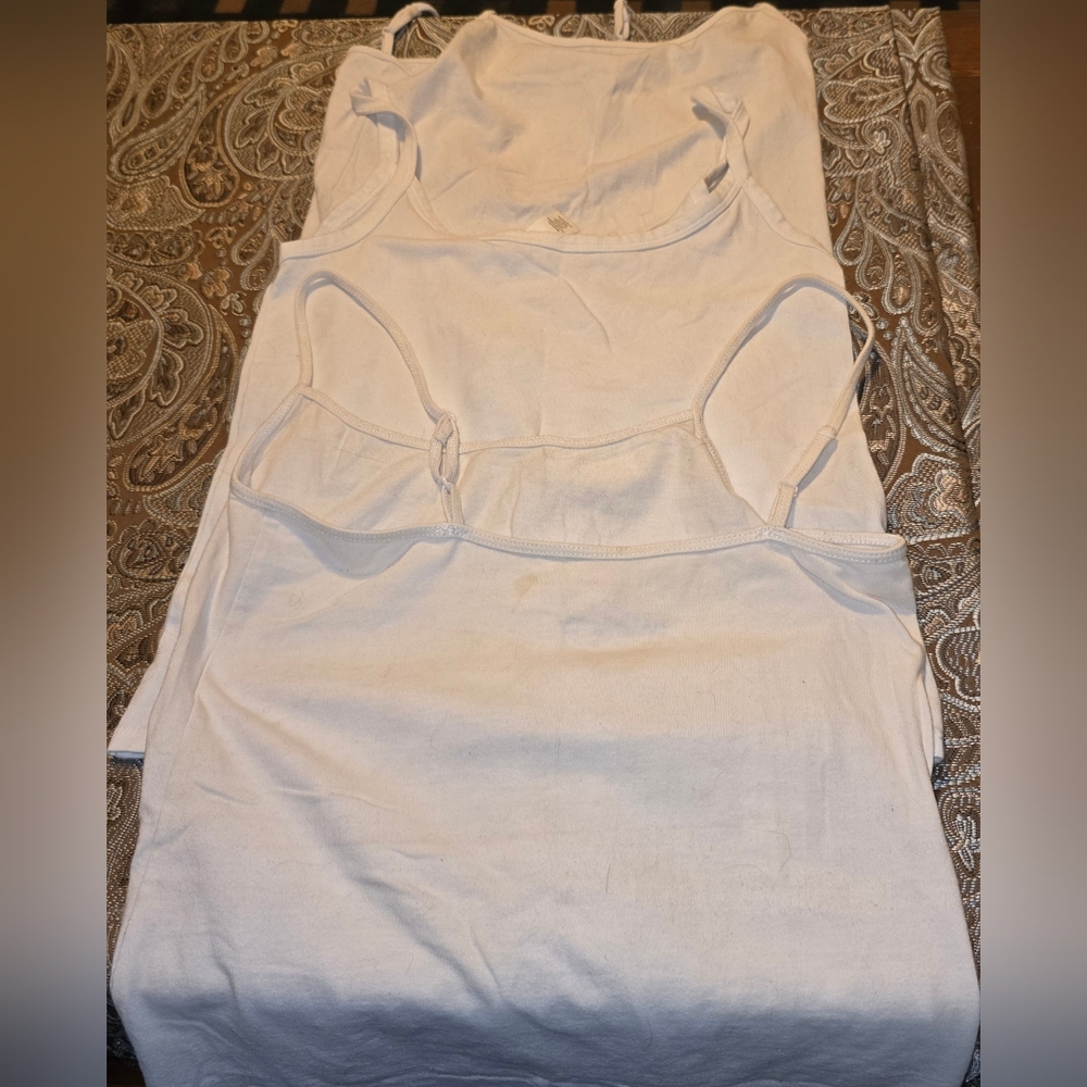 3 camisole 2x Size  S , 1 Size L